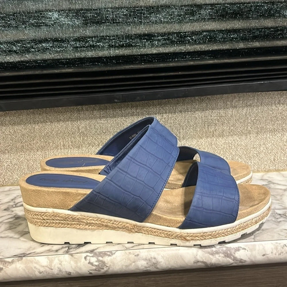 Easy Street Women’s Blue Maryann Faux Leather Embossed Wedge Rope Heels Size 12 - Picture 6 of 9